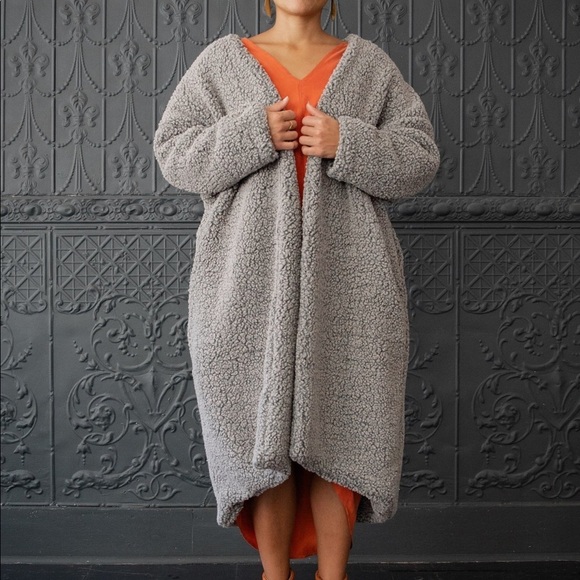 Priory Teddybear Coat in Faux Shearling Heather Grey Size S/M - Picture 4 of 7